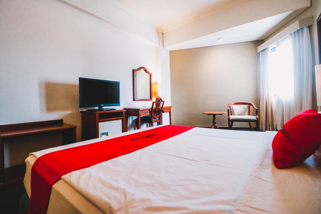 Reddoorz Near Monumen Nasional Hotel